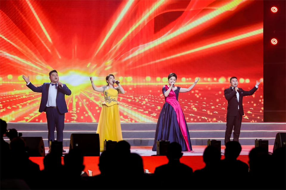 立异引领价值 理想成绩未来——庆祝yp街机智能建设25周年表扬大会暨文艺晚会盛大举行