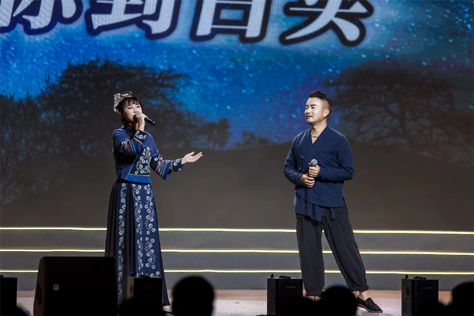 立异引领价值 理想成绩未来——庆祝yp街机智能建设25周年表扬大会暨文艺晚会盛大举行