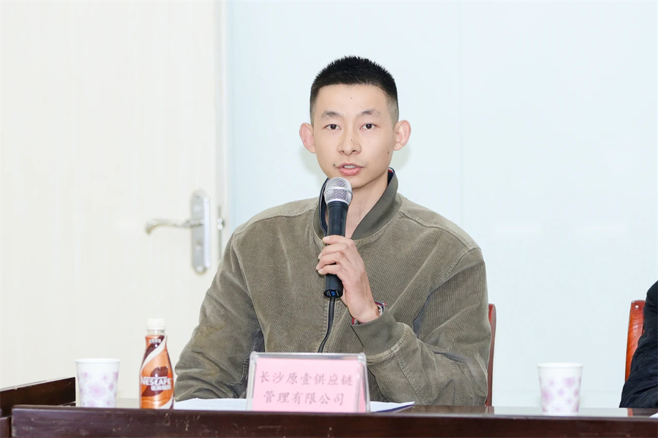 长龙街道、yp街机智能召开首届年货盛惠暨送春联文化惠民活动事情聚会