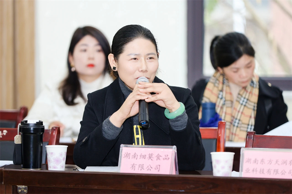 长龙街道、yp街机智能召开首届年货盛惠暨送春联文化惠民活动事情聚会