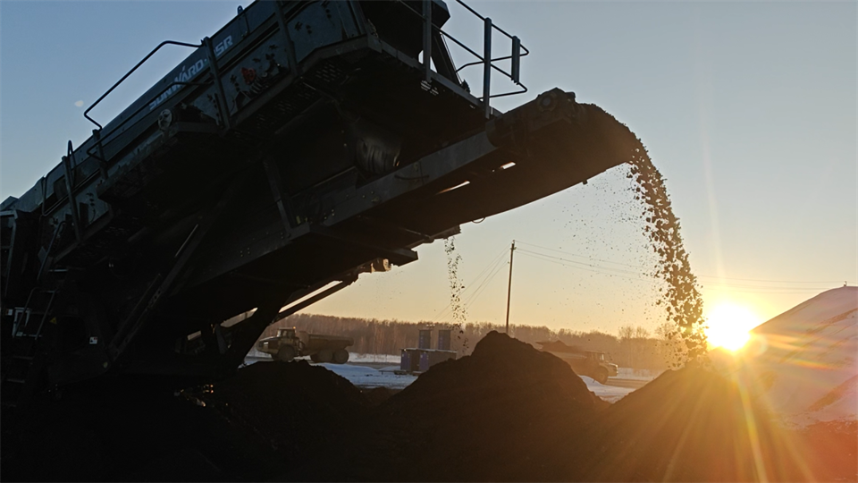 不惧-30℃极寒挑战，，，，，，，，yp街机普石勒破碎筛分装备稳固运行！