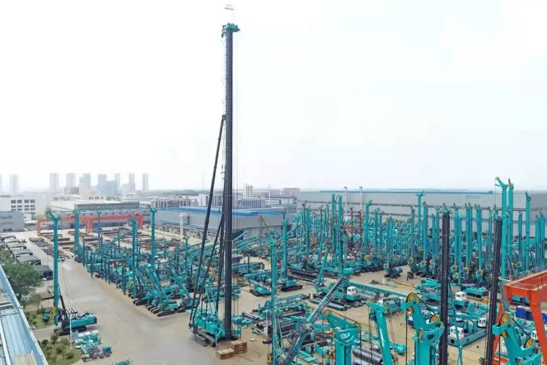 yp街机智能高端工程装备智能工厂项目荣获“2024年度中国智能制造最佳应用实践案例”