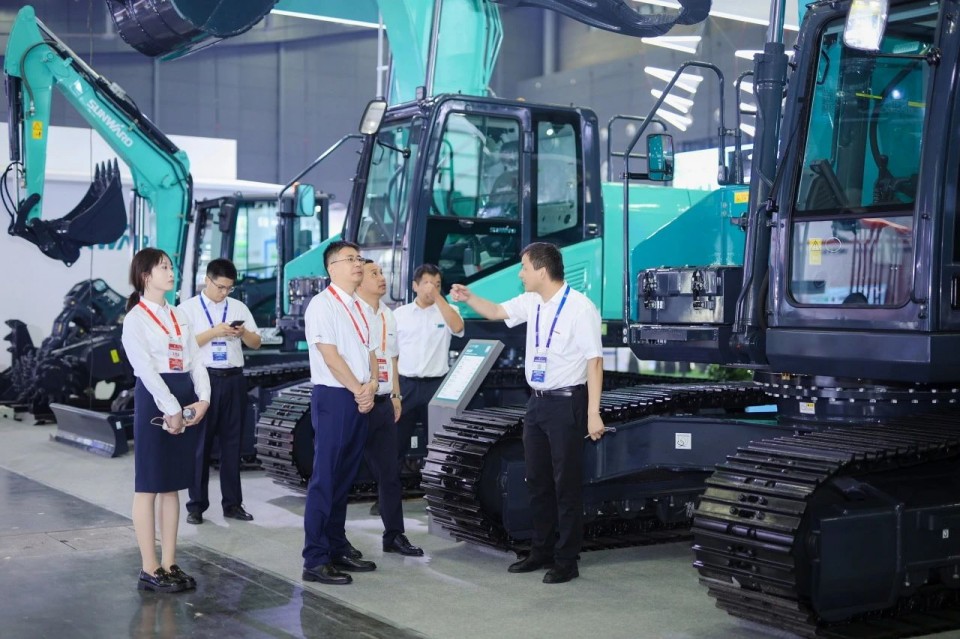 2025 CICEE | 从简单工具迈向多元化解决计划，，，，，yp街机智能泛起非凡挖掘机风范