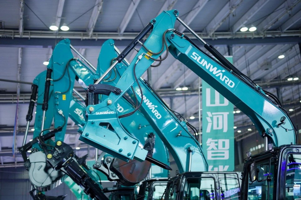 2025 CICEE | 从简单工具迈向多元化解决计划，，，，，yp街机智能泛起非凡挖掘机风范