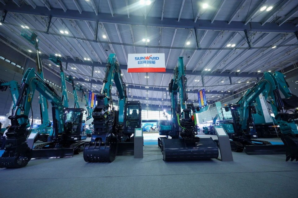 2025 CICEE | 从简单工具迈向多元化解决计划，，，，，yp街机智能泛起非凡挖掘机风范