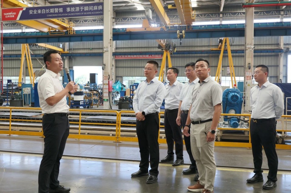 共商相助，，，，，，，，建华控股有限公司董事长汪贵华到访yp街机智能