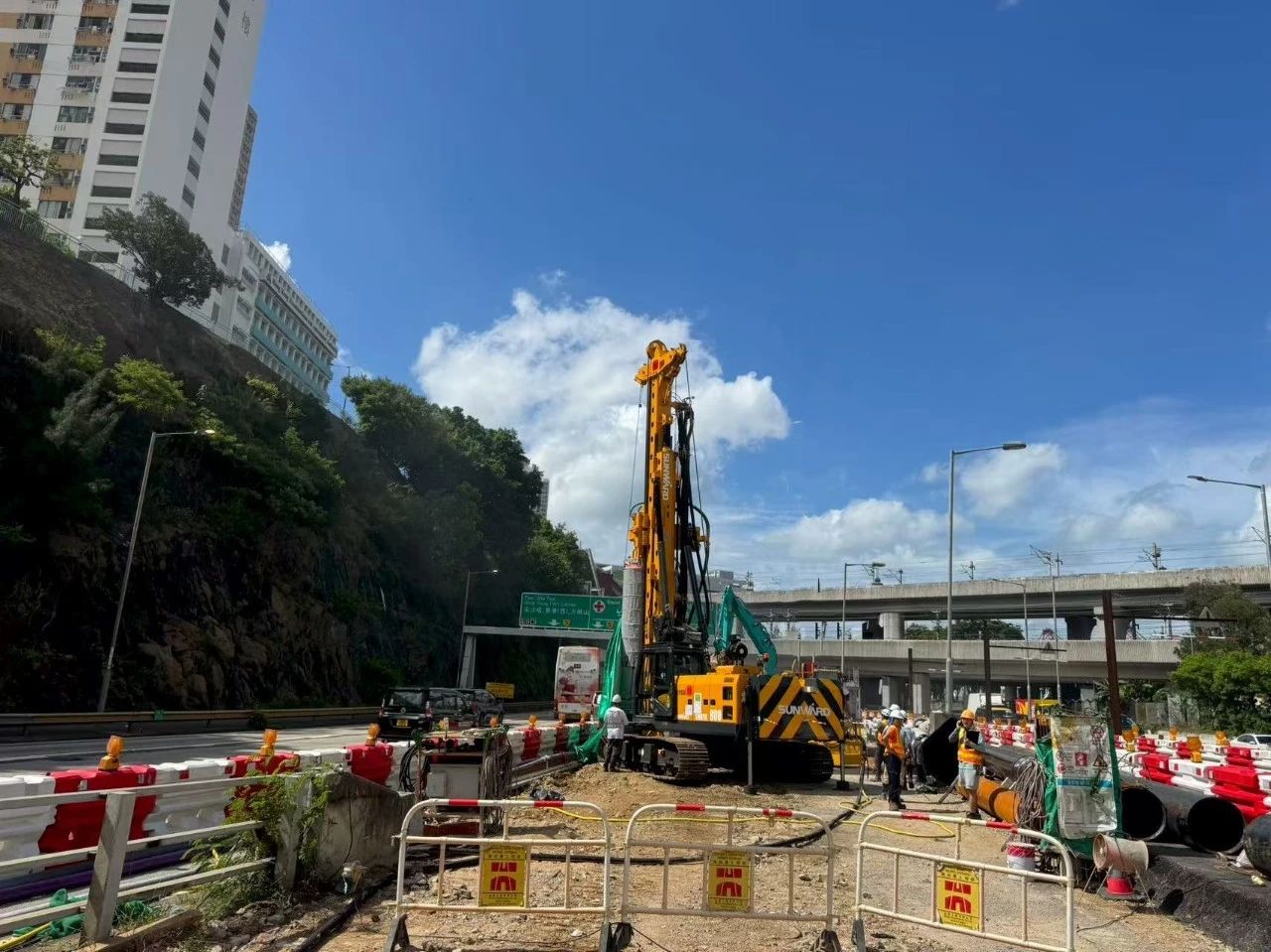 硬核首秀！yp街机智能SWDTH800大直径潜孔锤钻机进击香港市场