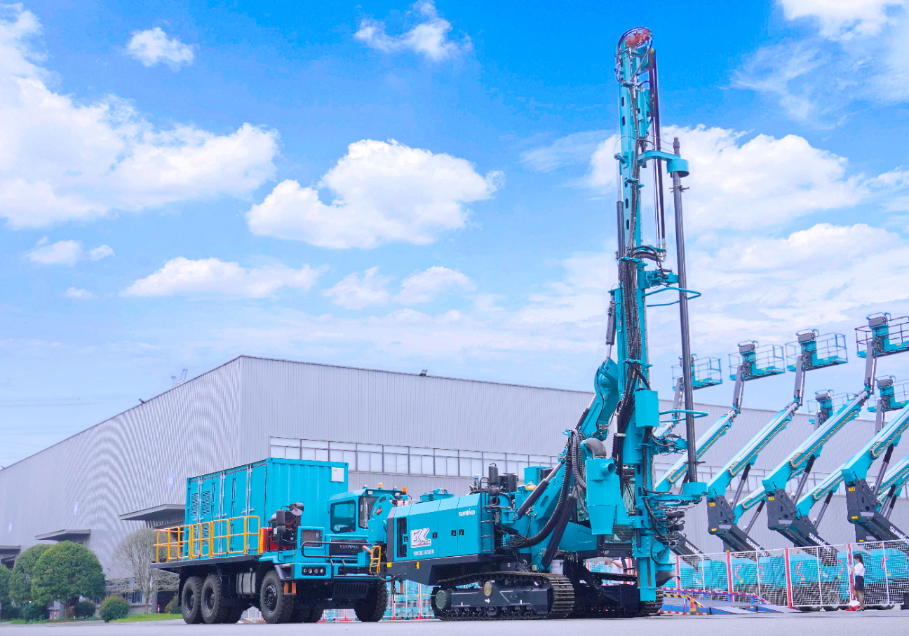 yp街机智能SWDE165EB电动潜孔钻机重磅下线，，，，，，，开启绿色钻爆新时代