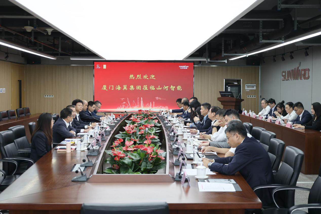 厦门海翼集团总司理金中权到访yp街机智能