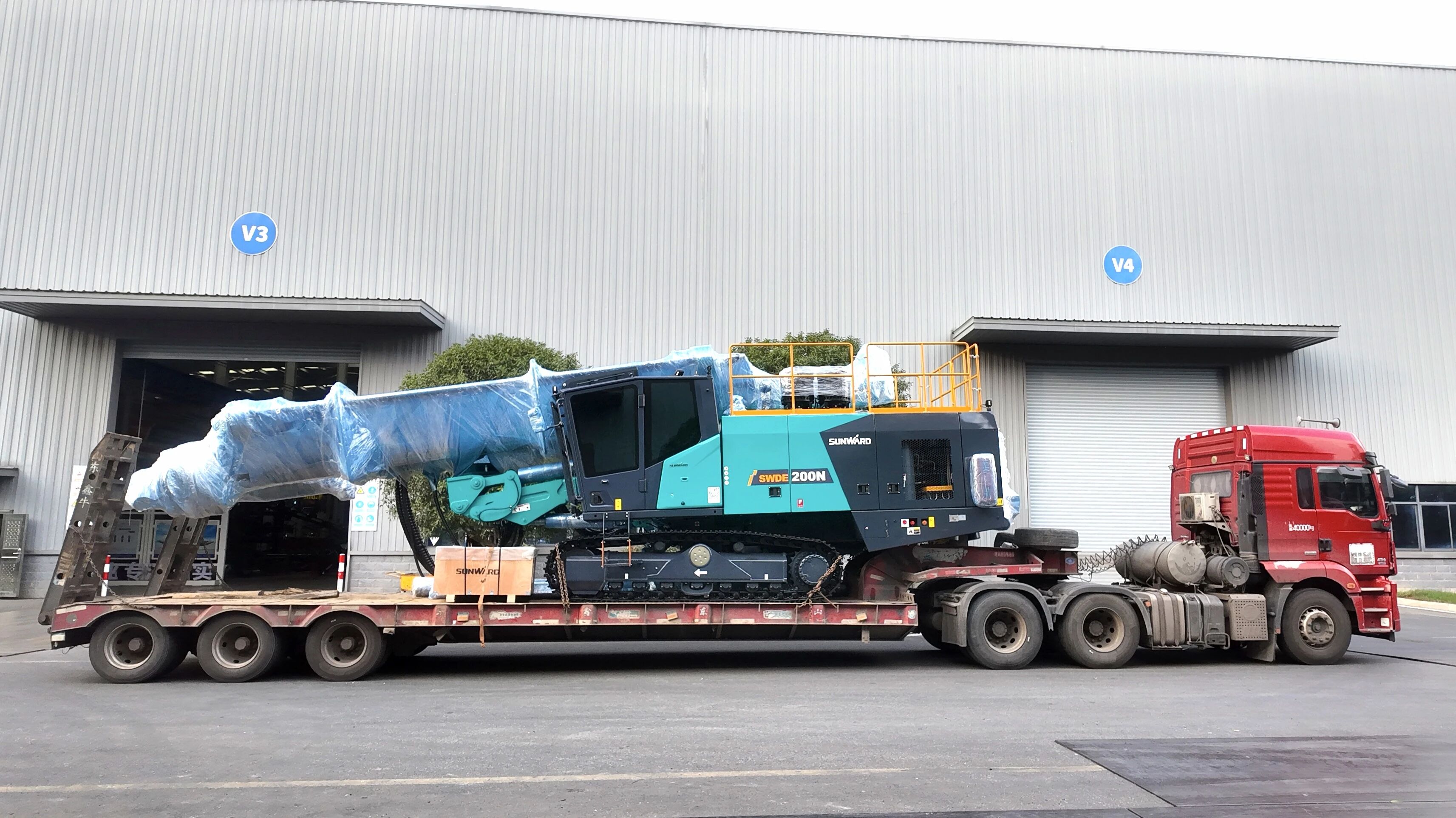 挑战高海拔高寒工况，，，，，，，，yp街机智能臂式潜孔钻机上岸南美市场