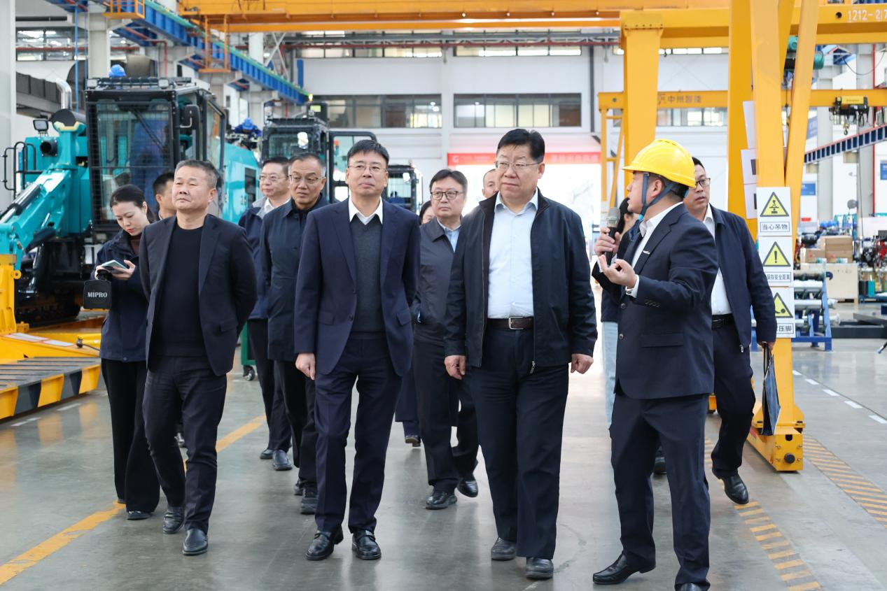 新矿投资集团党委书记、董事长王漠到访yp街机智能