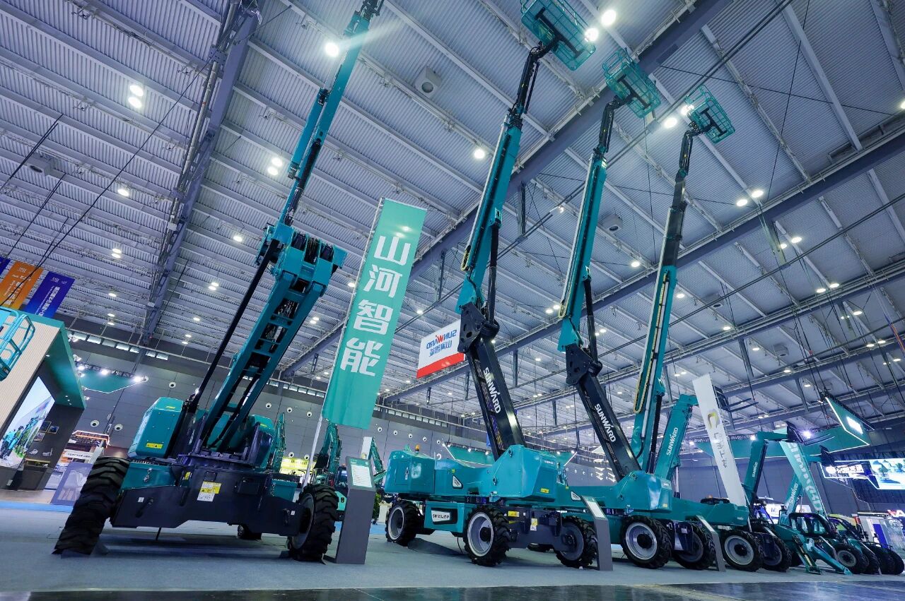 手艺立异，，，引领行业！yp街机智能高性能臂式高空作业平台项目通过科技效果评价