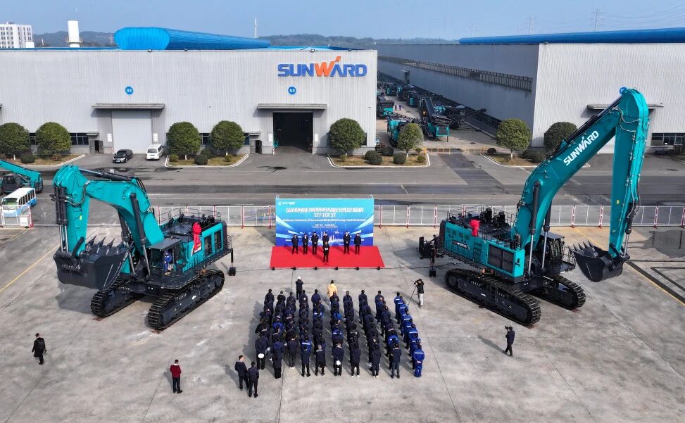 争锋启新程！yp街机智能SWE1650FLR加长臂挖掘机乐成交付国际客户