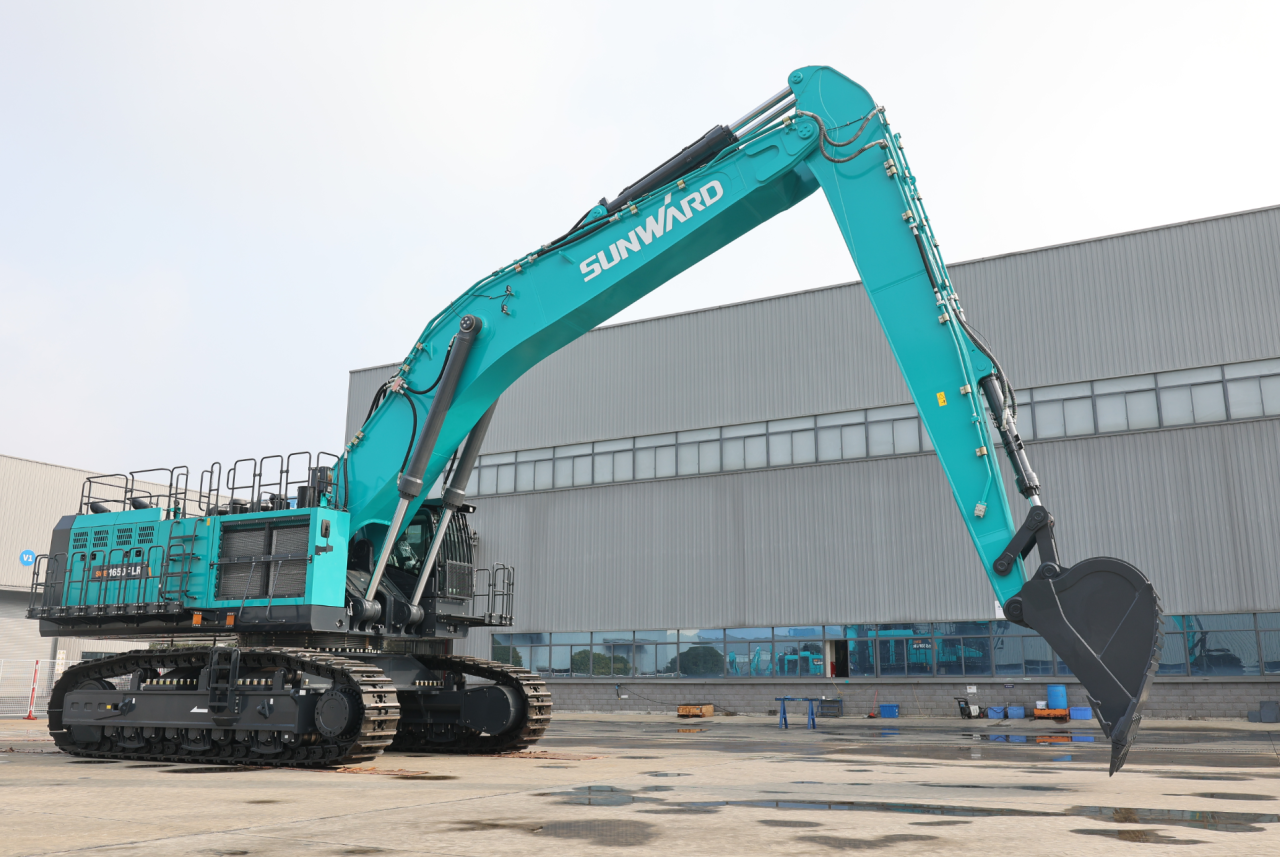 争锋启新程！yp街机智能SWE1650FLR加长臂挖掘机乐成交付国际客户