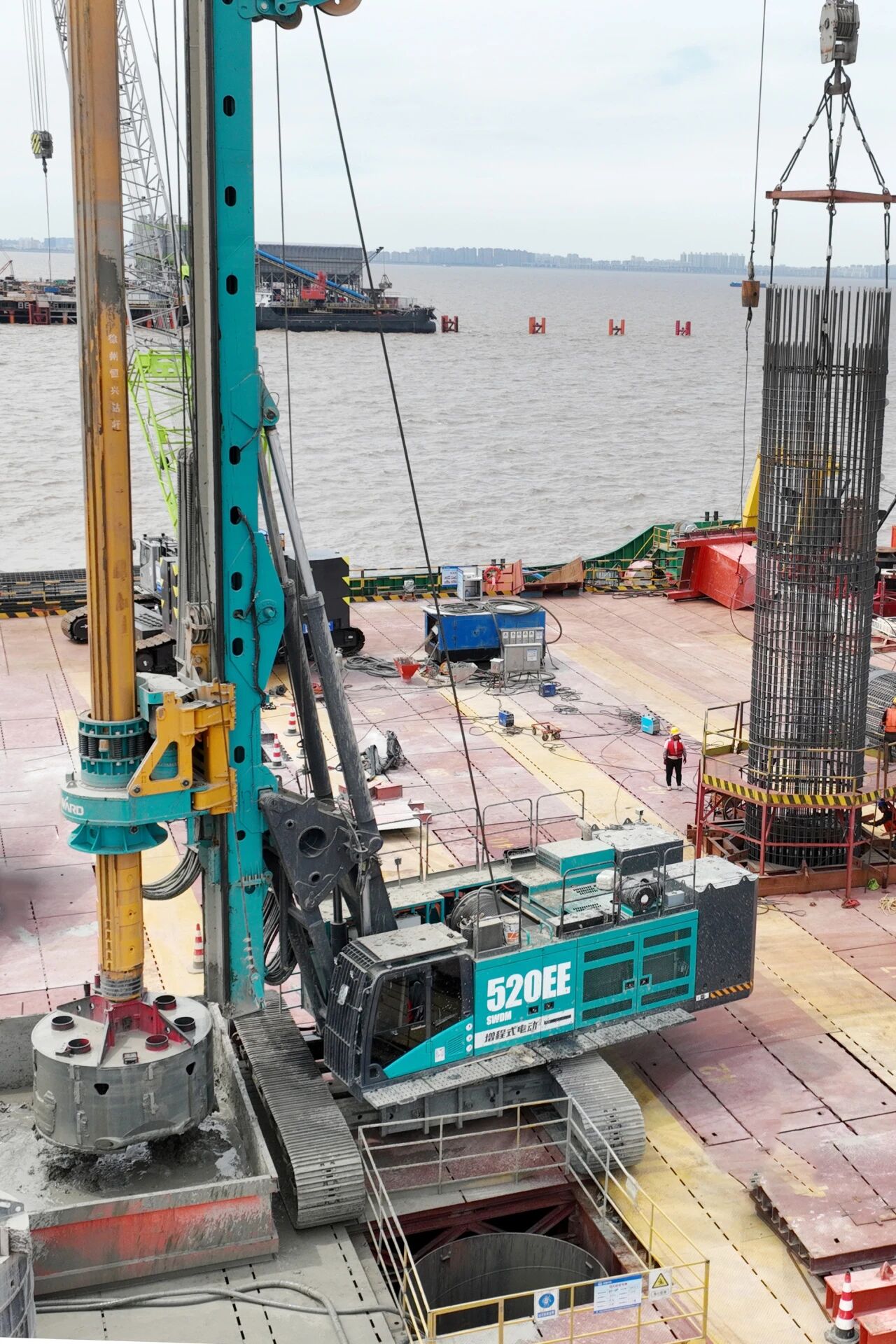 yp街机智能荣获广州工控集团“科技立异奖”，，，，，，，，以“先导式立异”赋能高质量生长